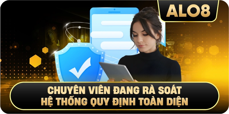 Chuyên viên đang rà soát hệ thống quy định toàn diện